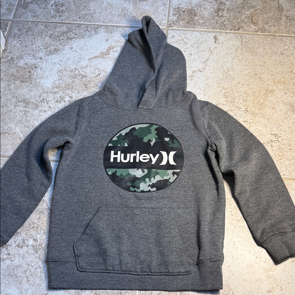 5/6 little boys Hurley Kids Hoodie in Gray with Camo Logo. Washed and never warn